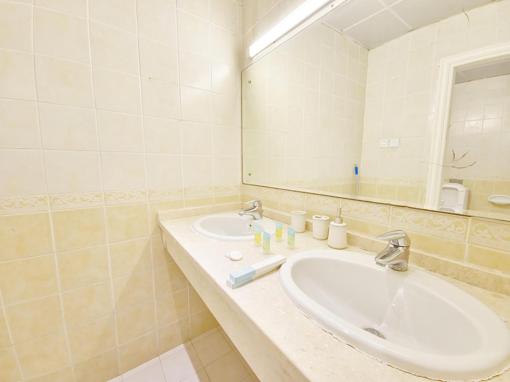 Harf22-g02-01 Cozy 1br In Ad Apartment Abu Dhabi